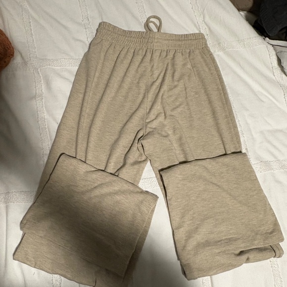 Wilfred Free Beige Sweatpants — Size XS - Picture 2 of 3